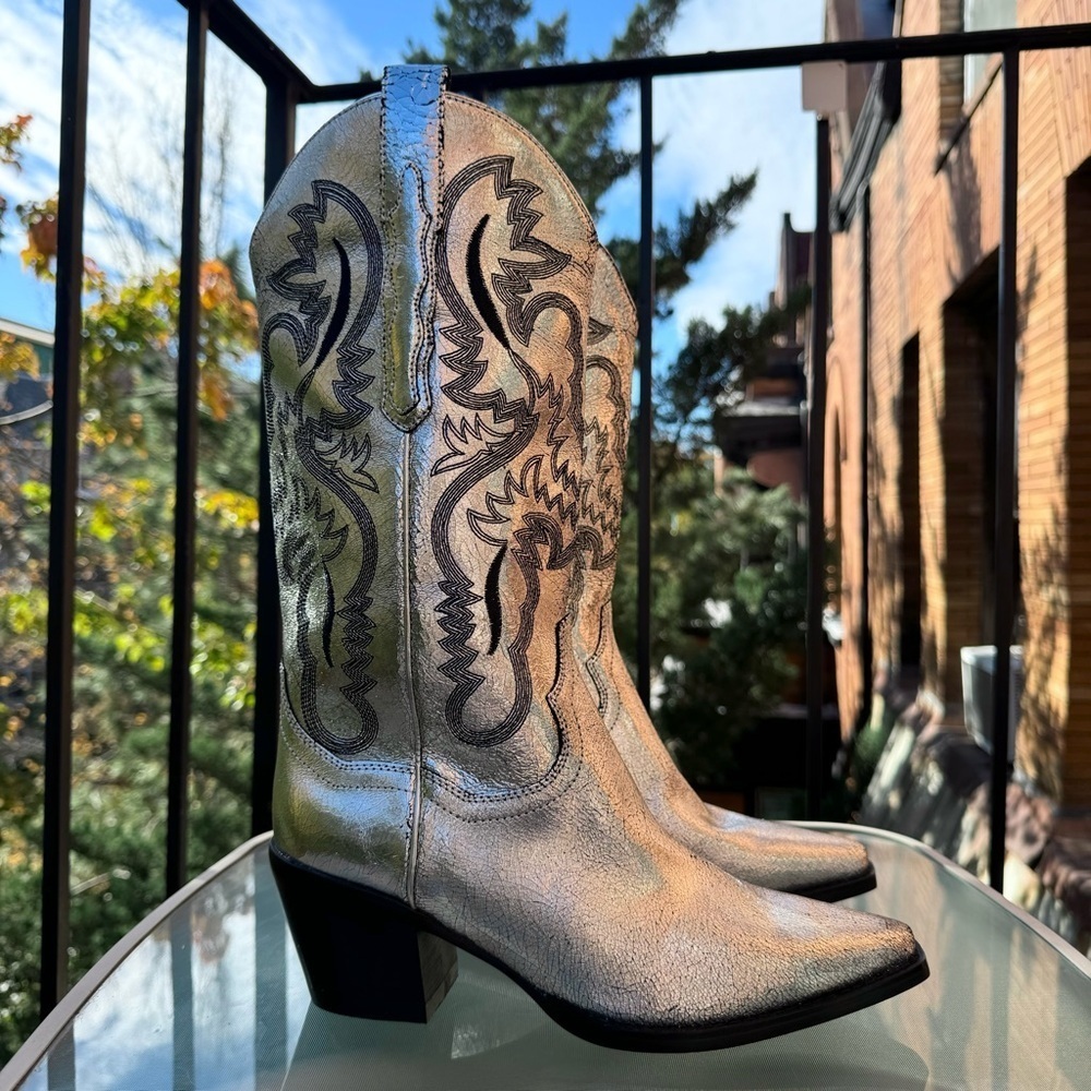 New Jeffrey Campbell Western Heeled Dagget Boots Metallic Silver Womens Size 8